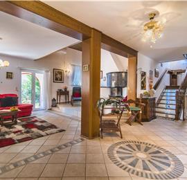 4 Bedroom Villa with Pool and Annex near Porec, Sleeps 8